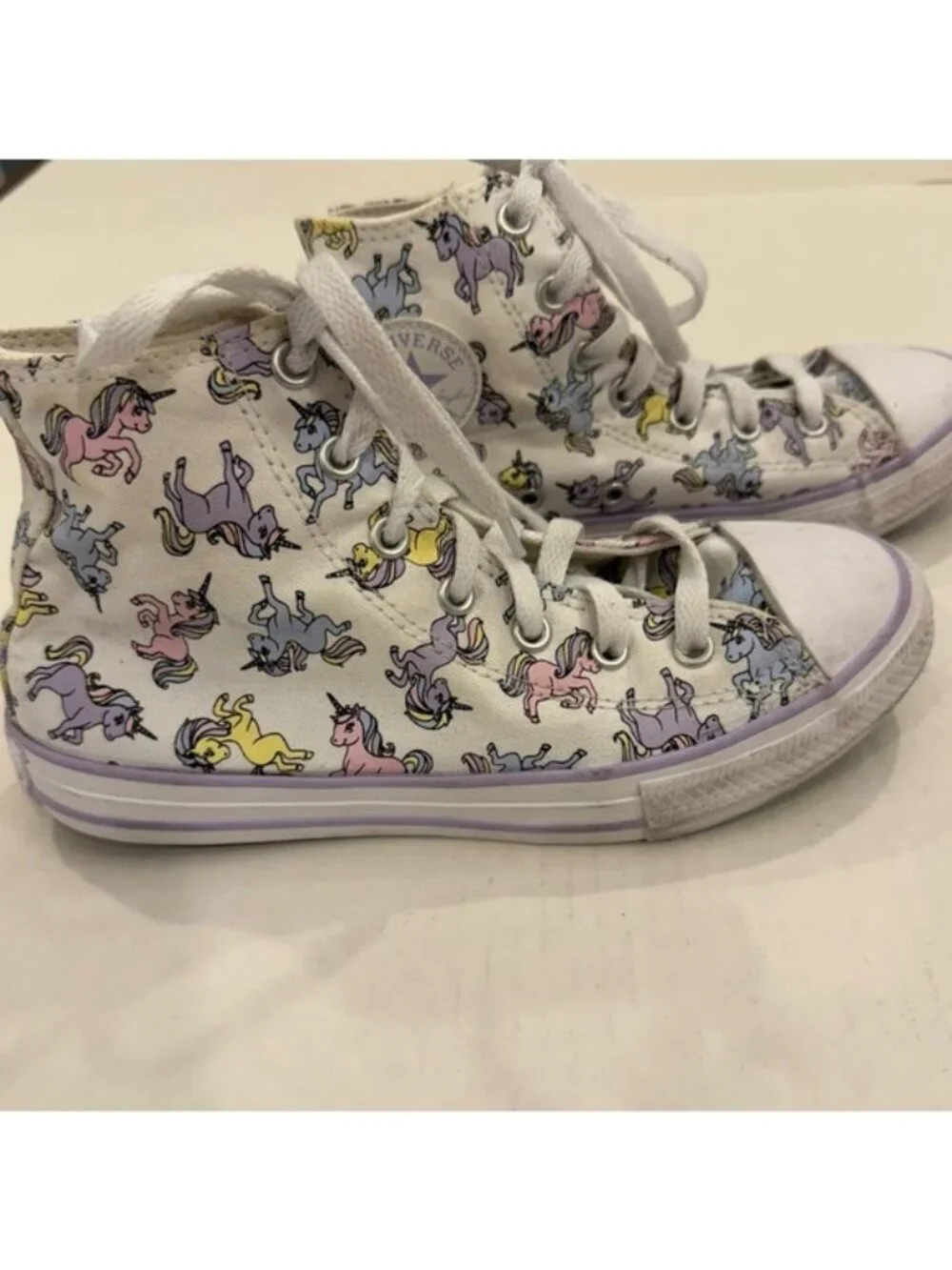 Converse Chuck Taylor All Star Youth High Top Sneakers Size 3 Unicorn Print